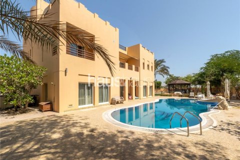 Villa à Arabian Ranches, Dubai, 7 chambres, 690 m², № 43339 - photo 2
