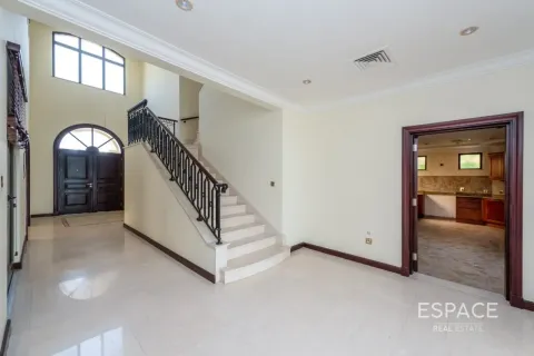 Villa in Palm Jumeirah, Dubai 4 bedrooms, 657 sq.m. № 61715 - photo 7