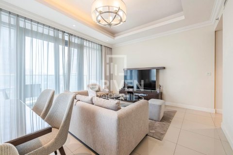 Снять в аренду квартиру в The Address Residence Fountain Views, Даунтаун Дубай (Даунтаун Бурдж Дубай), Дубай: 2 спальни, 134.9м², № 137015 - фото 2