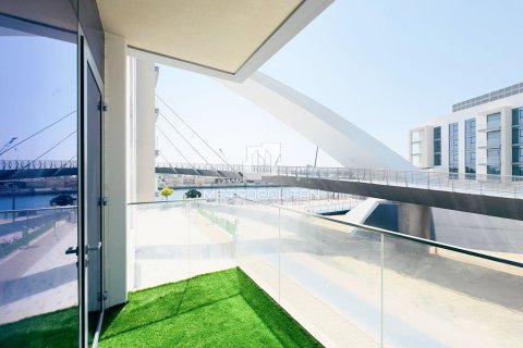 Квартира в Аль-Васле, Дубай, 2 спальни, 124м², № 74156