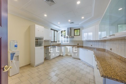Villa en Garden Homes, Palm Jumeirah, Dubai, 5 dormitorios, 657 m², № 139076 - foto 5