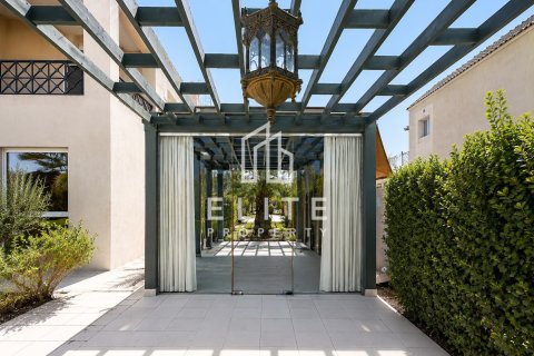 Вилла в Living Legends, Дубай, 4 спальни, 903м², № 139068
