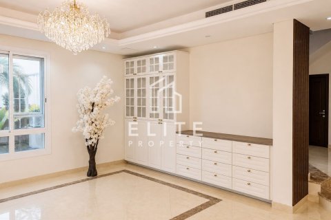 Villa en Living Legends, Dubai, 4 dormitorios, 903 m², № 139068 - foto 3