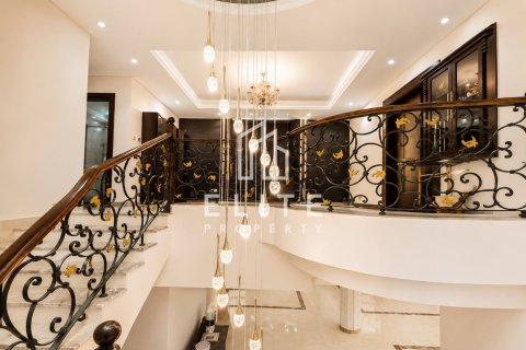 Villa en Living Legends, Dubai, 4 dormitorios, 903 m², № 139068 - foto 9