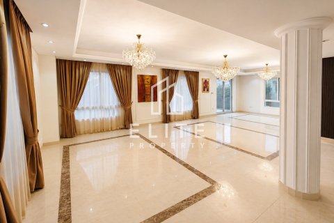 Villa en Living Legends, Dubai, 4 dormitorios, 903 m², № 139068 - foto 6