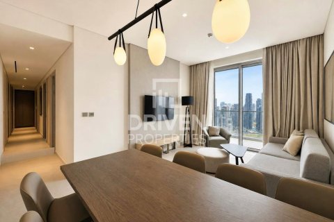 Снять в аренду квартиру в Vida Residences Dubai Mall, Даунтаун Дубай (Даунтаун Бурдж Дубай), Дубай: 3 спальни, 141.21м², № 128520 - фото 2