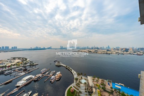 Apartment in Dubai 3 bedrooms, 215 sq.m. № 73692