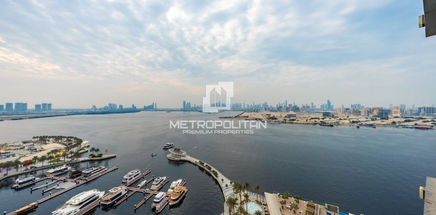 Apartment in Dubai 3 bedrooms, 215 sq.m. № 73692