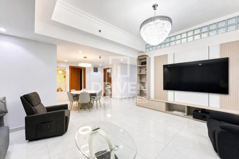 Appartement à Jumeirah Lake Towers, Dubai, 2 chambres, 183.76 m², № 142898 - photo 2