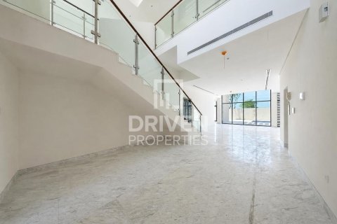 Villa in District One, Mohammed Bin Rashid City, Dubai 4 bedrooms, 744.8 sq.m. № 138662