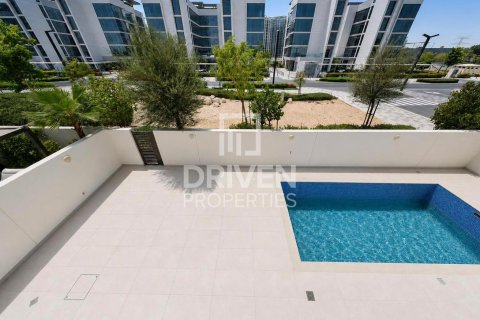 Villa in District One, Mohammed Bin Rashid City, Dubai 4 bedrooms, 697.98 sq.m. № 138660