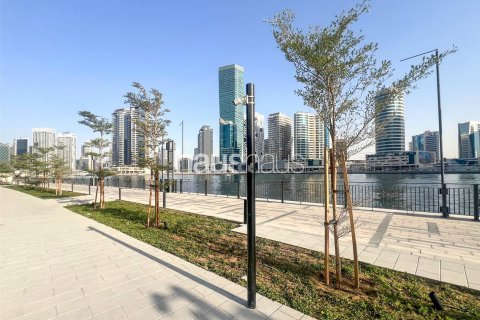 Apartment in Business Bay, Dubai 2 bedrooms, 121 sq.m. № 43586 - photo 12