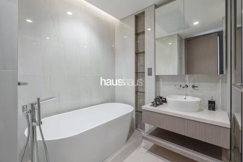 Apartment in Business Bay, Dubai 2 bedrooms, 126 sq.m. № 43583 - photo 7