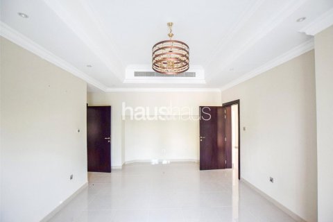 Villa en Jumeirah Islands, Dubai, 4 dormitorios, 543 m², № 44307 - foto 9