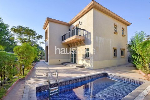 Villa en Jumeirah Islands, Dubai, 4 dormitorios, 543 m², № 44307