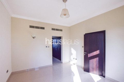 Villa en Jumeirah Islands, Dubai, 4 dormitorios, 543 m², № 44307 - foto 14