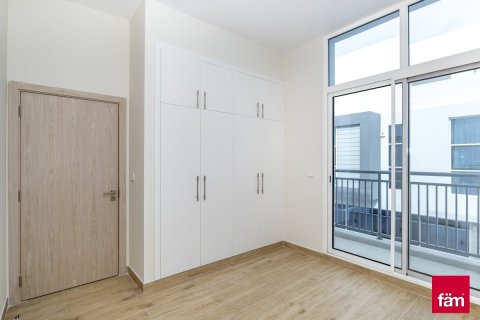 Townhouse in Dubai Sports City, Dubai 4 bedrooms, 173.6 sq.m. № 141927 - photo 17