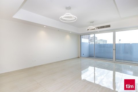 Townhouse in Dubai Sports City, Dubai 4 bedrooms, 173.6 sq.m. № 141927 - photo 2