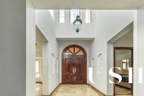 Вилла в Jumeirah Islands, Дубай, 4 спальни, 1025м², № 46841