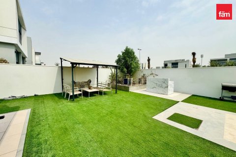 Villa in Al Furjan, Dubai 4 bedrooms, 587.1 sq.m. № 134882 - photo 2