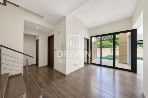 Вилла в Al Salam, Мудон, Дубай, 4 спальни, 610.28м², № 140972