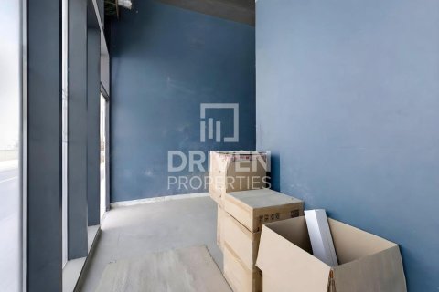 Снять в аренду магазин в SOL Bay, Бизнес-Бэй, Дубай: 64.85м², № 130096 - фото 2