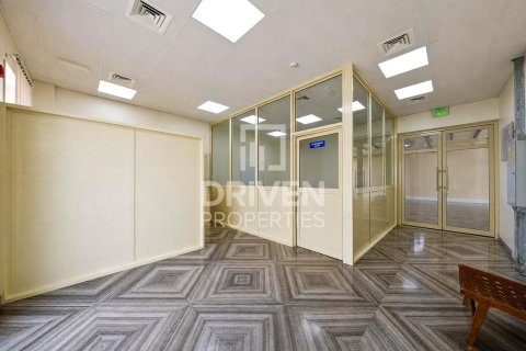 Entrepôt à Dubai, 2097.56 m², № 130086