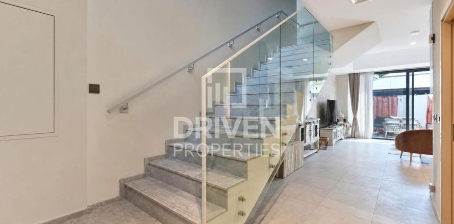 Таунхаус в Мохаммед Бин Рашид Сити, Дубай, 2 спальни, 137.59м², № 140994
