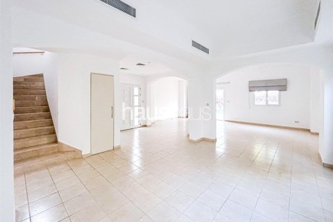 Вилла в Meadows, Дубай, 3 спальни, 320м², № 45045