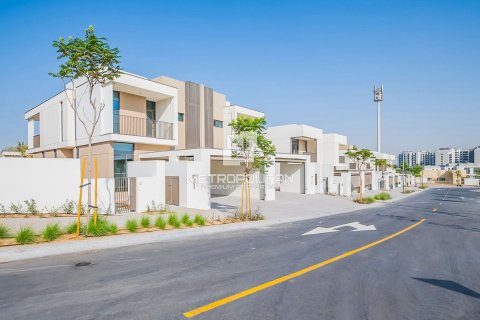 Villa in Al Furjan, Dubai 4 bedrooms, 420 sq.m. № 73226 - photo 18