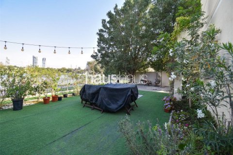 Villa in Meadows, Dubai 4 bedrooms, 381 sq.m. № 43857 - photo 12