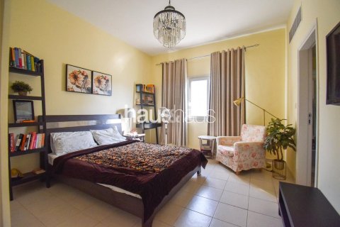 Villa in Meadows, Dubai 4 bedrooms, 381 sq.m. № 43857 - photo 9