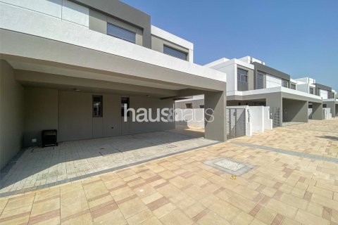 Villa in The Pulse, Dubai South (Dubai World Central), Dubai 5 bedrooms, 390 sq.m. № 45187