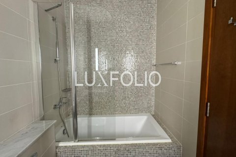Снять в аренду квартиру в Central Park Tower, DIFC, Дубай: студию, 68м², № 45296 - фото 14