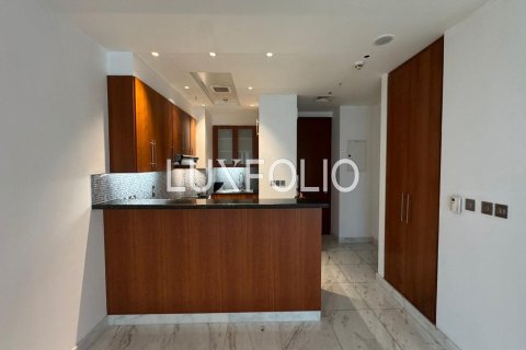 Снять в аренду квартиру в Central Park Tower, DIFC, Дубай: студию, 68м², № 45296 - фото 10
