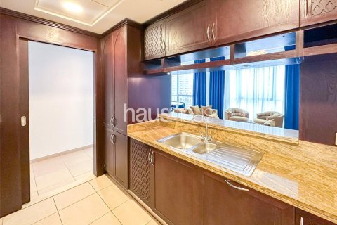 Apartment in The Residences, Downtown Dubai (Downtown Burj Dubai), Dubai 2 bedrooms, 135 sq.m. № 44855 - photo 9