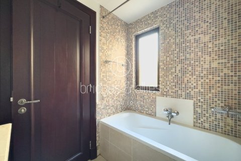 Apartment in Old Town, Dubai 1 bedroom, 92 sq.m. № 111988 - photo 14