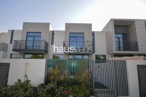 Maison de ville à Sun, Arabian Ranches 3, Dubai, 3 chambres, 142 m², № 43912 - photo 2