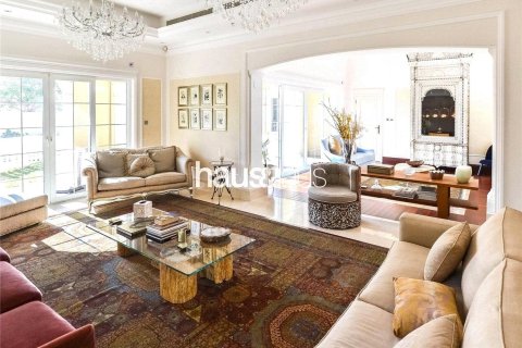 Villa in Arabian Ranches, Dubai 6 bedrooms, 805 sq.m. № 43914 - photo 2