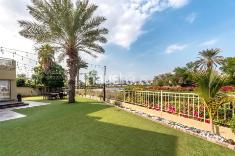 Villa in Meadows, Dubai 6 bedrooms, 457 sq.m. № 43860 - photo 25