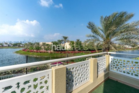 Villa in Meadows, Dubai 6 bedrooms, 457 sq.m. № 43860 - photo 2