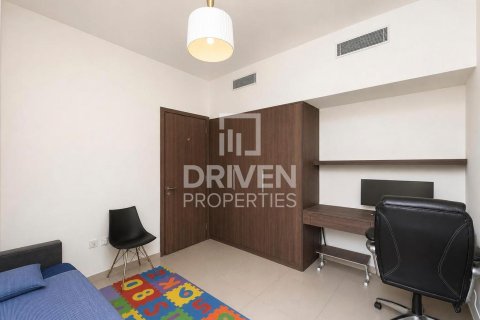 Снять в аренду таунхаус в Elan, Tilal Al Ghaf, Дубай: 3 спальни, 141.12м², № 128163 - фото 7