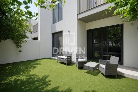 Снять в аренду таунхаус в Elan, Tilal Al Ghaf, Дубай: 3 спальни, 141.12м², № 128163 - фото 21