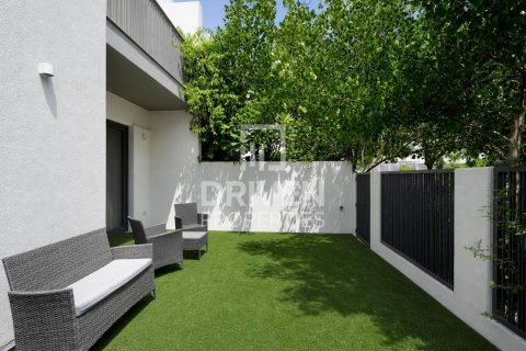 Снять в аренду таунхаус в Elan, Tilal Al Ghaf, Дубай: 3 спальни, 141.12м², № 128163 - фото 22