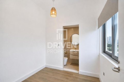 Apartment in Azure Residences, Palm Jumeirah, Dubai 2 bedrooms, 187.48 sq.m. № 128164 - photo 12