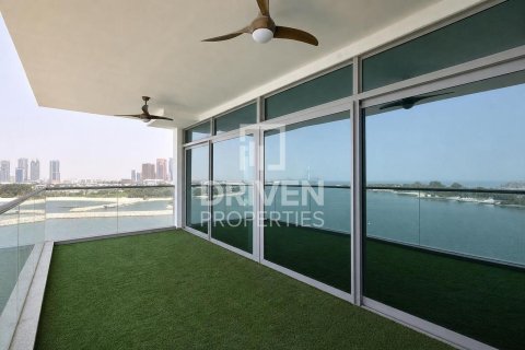 Apartment in Azure Residences, Palm Jumeirah, Dubai 2 bedrooms, 187.48 sq.m. № 128164 - photo 17