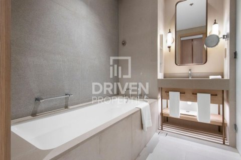 Apartment in Vida Residences Dubai Mall, Downtown Dubai (Downtown Burj Dubai), Dubai 1 bedroom, 70.61 sq.m. № 128177 - photo 17
