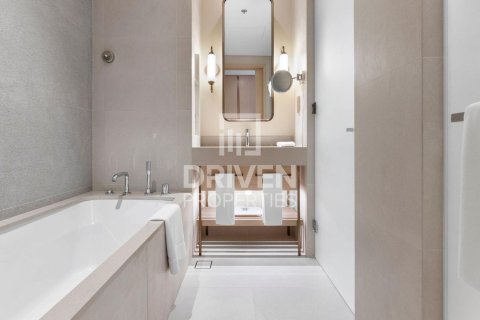 Apartment in Vida Residences Dubai Mall, Downtown Dubai (Downtown Burj Dubai), Dubai 1 bedroom, 70.61 sq.m. № 128177 - photo 16