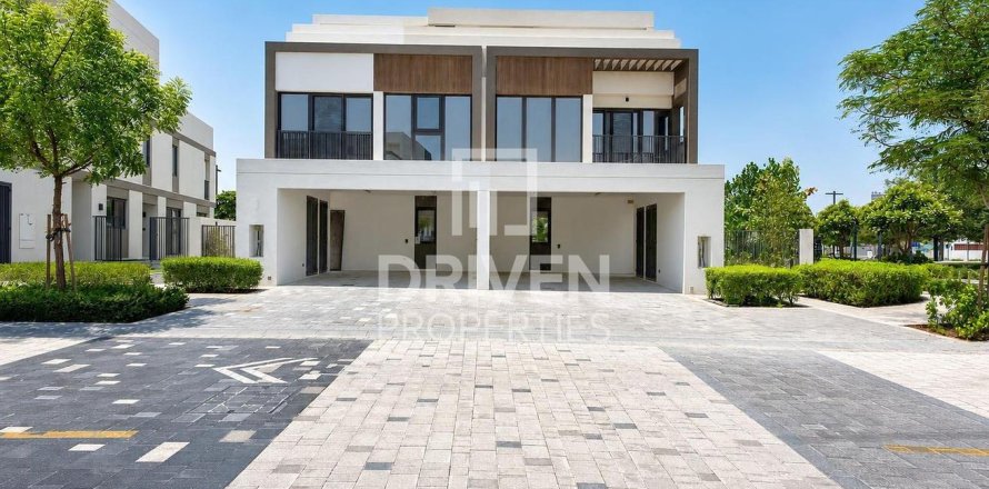 Villa in Aura, Tilal Al Ghaf, Dubai 5 bedrooms, 270.72 sq.m. № 138524