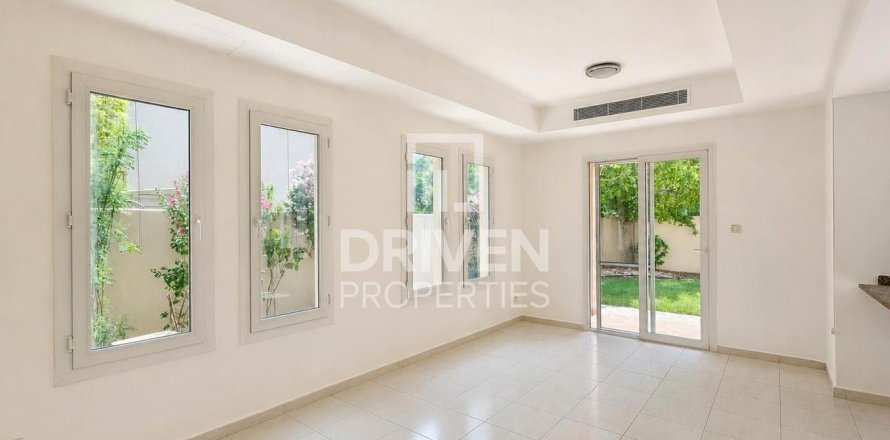 Villa in Springs 2, The Springs, Dubai 2 bedrooms, 241.27 sq.m. № 142801
